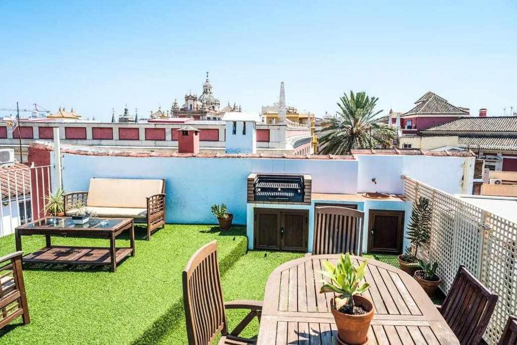 Atico Con Piscina Junto Catedral De Sevilla Exterior foto