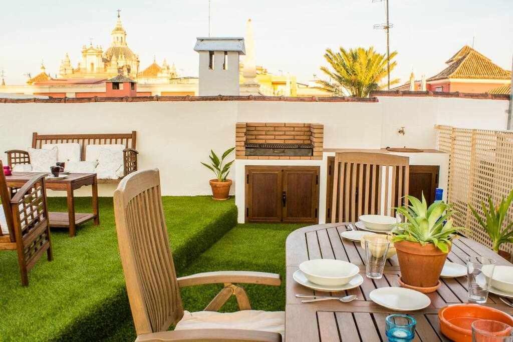 Atico Con Piscina Junto Catedral De Sevilla Exterior foto