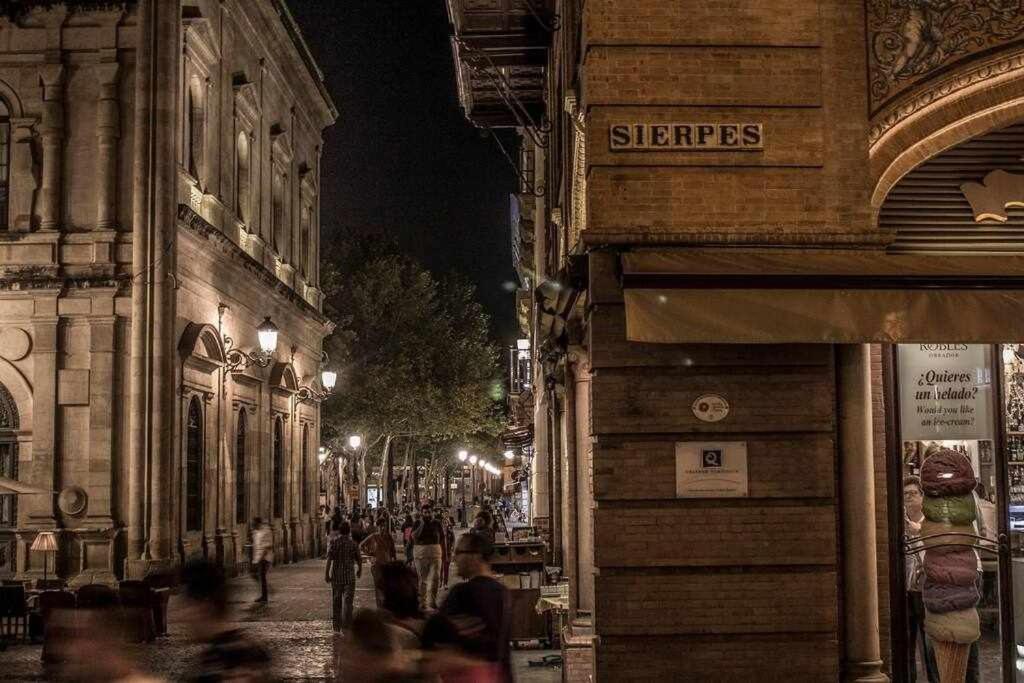 Atico Con Piscina Junto Catedral De Sevilla Exterior foto
