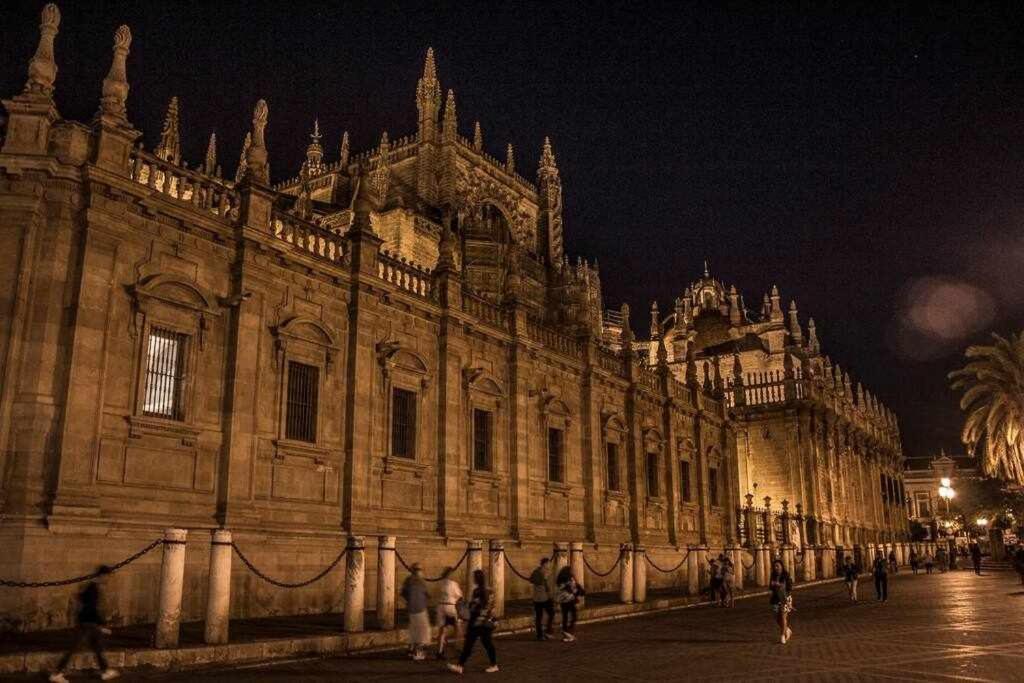Atico Con Piscina Junto Catedral De Sevilla Exterior foto